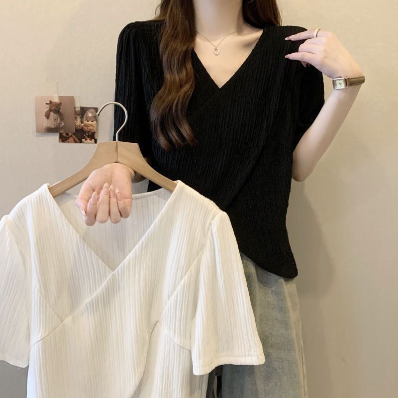 Plus veličine asimetrični V-izrez kratki rukav ženski T‑shirt, ljetni model, ležerni kroj, detalj križanja
