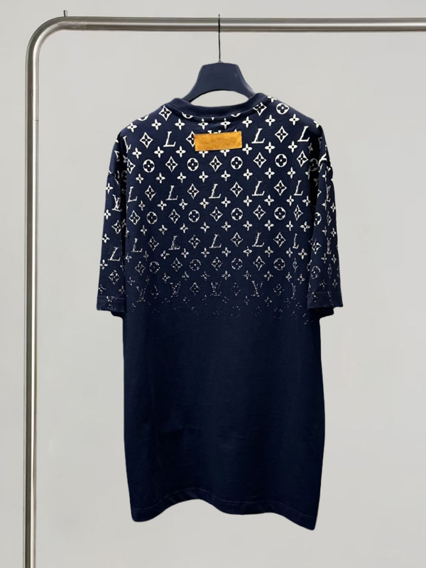L Brand ženski T-shirt kratkih rukava s gradijentnim logotipom, opuštenog kroja, okrugli izrez, 100% pamuk