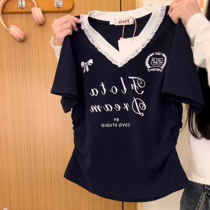 Ženski T-shirt od 100% pamuka s čipkastim dijelom i natpisom s slovima, V-izrez, kratki rukav, ljetni balet stil, uski kroj, kratak top