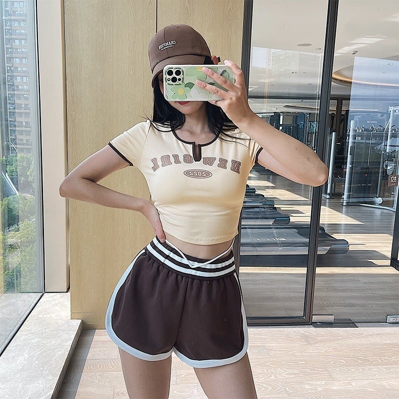 Ljetni crop top s retro printom i color-block kratkim rukavima, ženski T-shirt s okruglim izrezom i razdvojenim donjim rubom