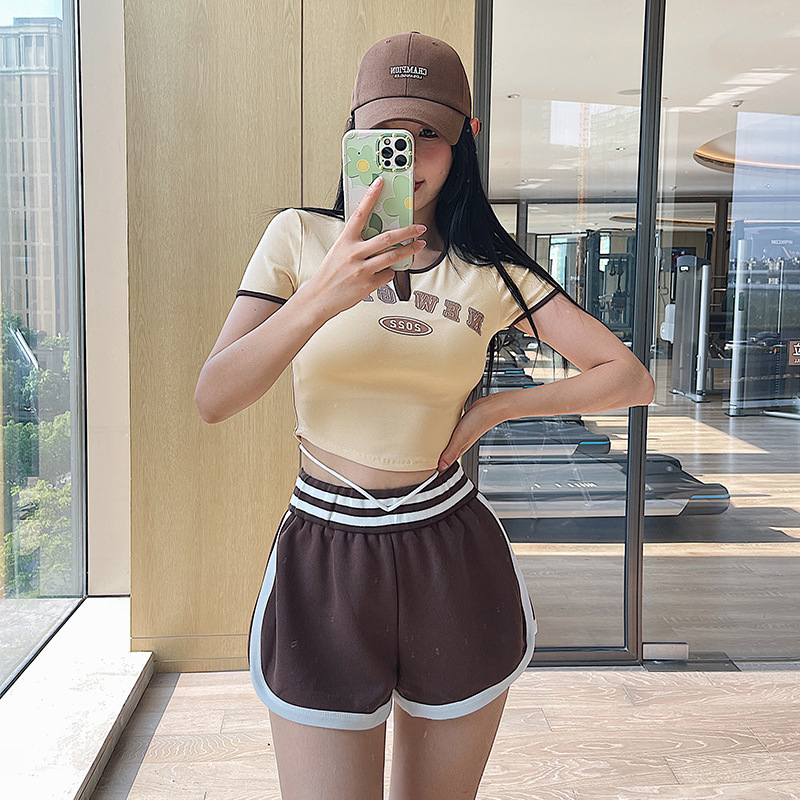 Ljetni crop top s retro printom i color-block kratkim rukavima, ženski T-shirt s okruglim izrezom i razdvojenim donjim rubom