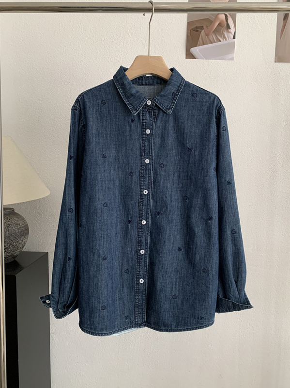 Omalai denim košulja sa šivanim srcem, ovratnik, duge rukave, srednja duljina, za žene, model 6493, proljeće 2026