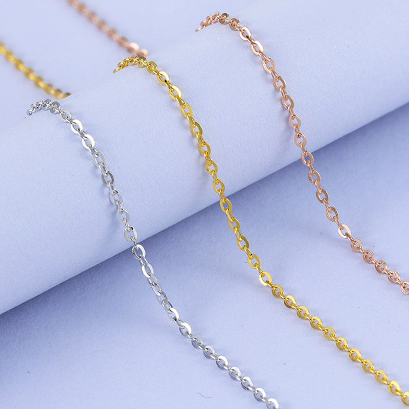 S925 srebrni križni lančić za ključnu kost, s platinskim ili 18K zlatnim premazom, sjajni završetak, duljina podesiva 21–50 cm.