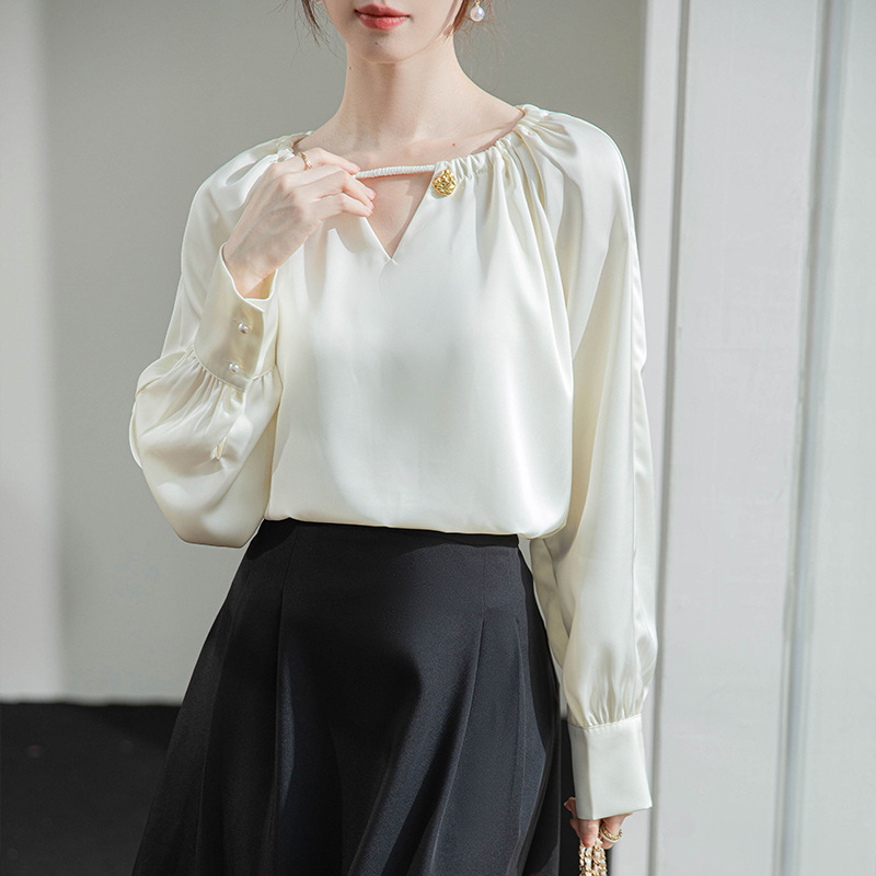 Ženska satenska košulja u boji breskve, francuski stil, elegantan dizajn i vitka silueta za proljeće