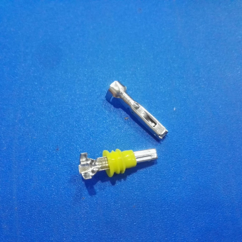 DJ7031Y-1.8-21/11 282087-1 282105-1 Tyco AMP 3P automobilski konektor