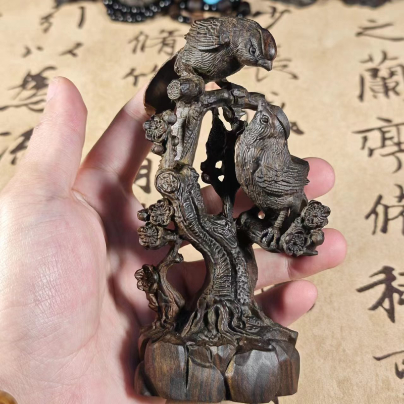 Drveni ukras Taihang Thuja s pticom koji donosi dobre vijesti, šuplja rezba