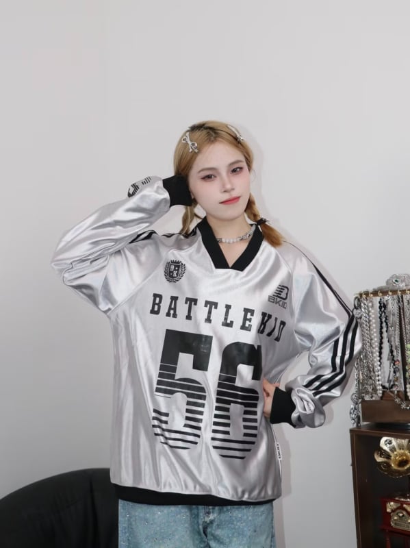 Ženski dugi rukav majica s V-izrezom i satenskim sjajem, broj 56, američki retro stil, za proljeće i jesen, svestrani streetwear.