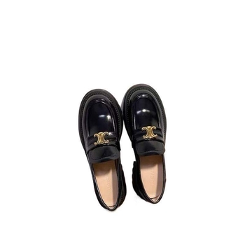 Női vastag talpú loaferek, brit stílusú, bőr slip-on cipők, fekete, 6–8 cm-es magas sarkú, Arc de Triomphe mintával