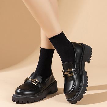 Ženske loaferice s uzorkom, debelom potplatom, britanski stil, slip-on kožne cipele, novi model 2025