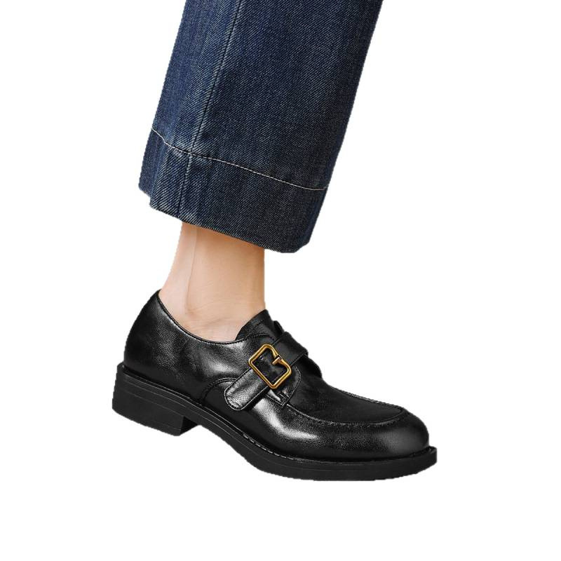 Kényelmes bőrből készült női loafer övcsattal, kerek orrú, retro stílus, karcsúsított alacsony sarokkal, sokoldalú bőrcipő