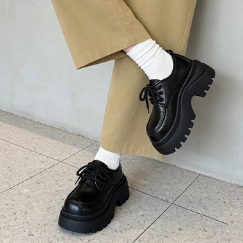 Ženske crne loaferice s debelim potplatom, retro britanski stil, zaobljen vrh, platforma