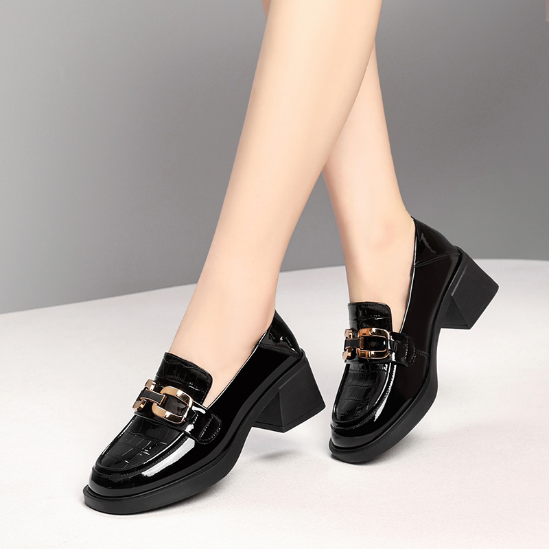 Ženske mokasice s debelim petom, sjajna koža, slip-on, mekana potplata, britanski stil, proljeće 2024