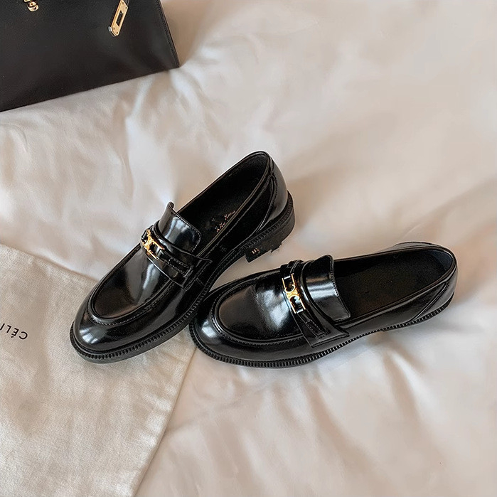 Ženske kožne loafers slip-on s zlatnom kopčom Arc de Triomphe, inspirirano Grape Mom, ručno izrađene