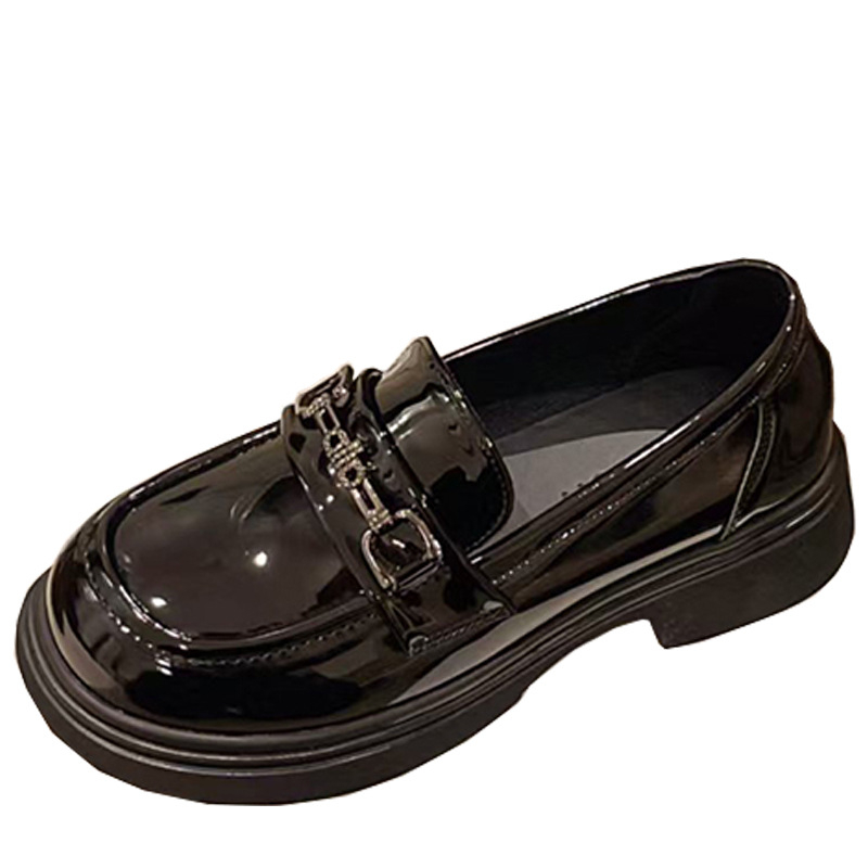 Ženske loafers u britskom stilu, proljeće 2026, slip-on s debelom potplatom, crne
