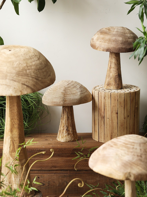 Drvena ukrasna skulptura gljive za vanjsku upotrebu, podna velika figura u stilu wabi-sabi