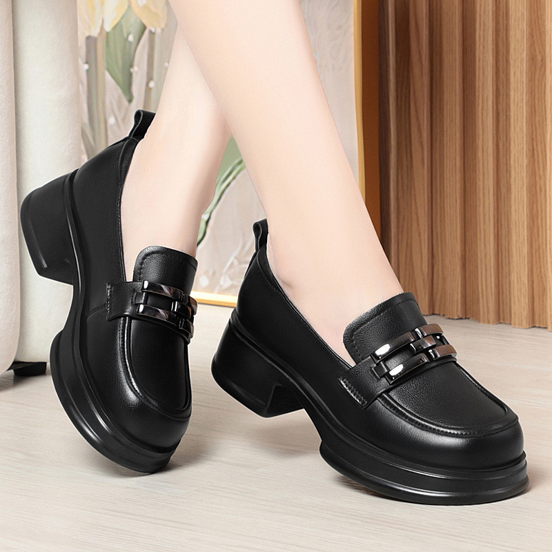 Női bőr platformos loaferek – kerek orrú, slip-on, puha talpú