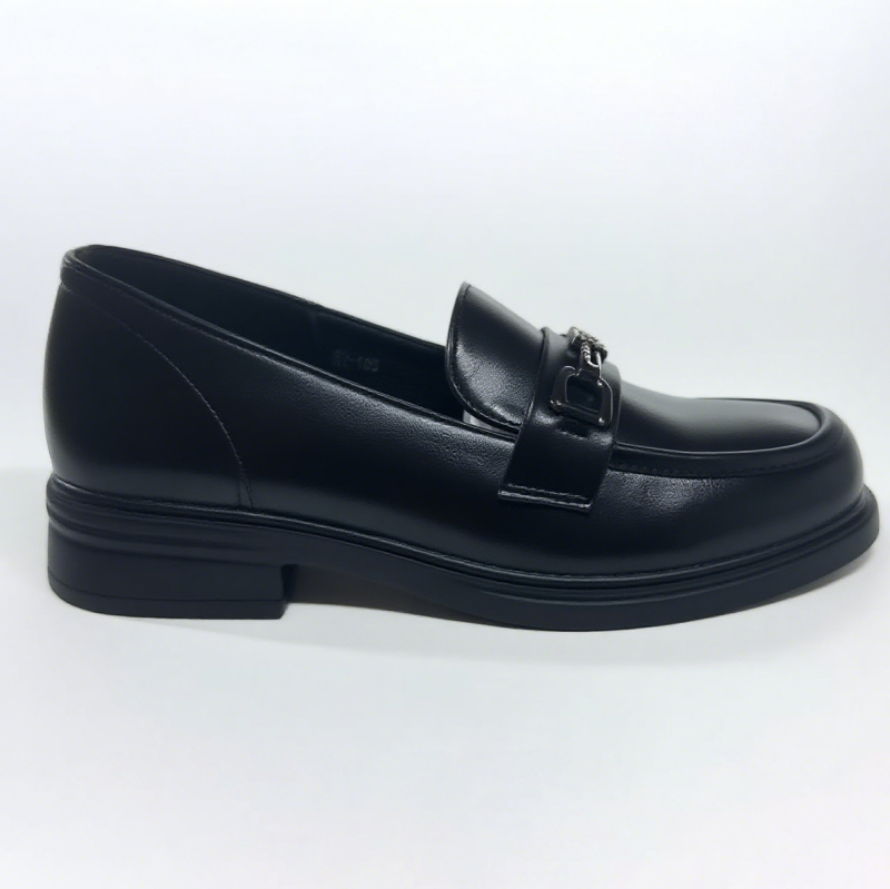Ženske loafers od prirodne kože, slip-on, britanski stil, lagana meka potplata, jesen 2025