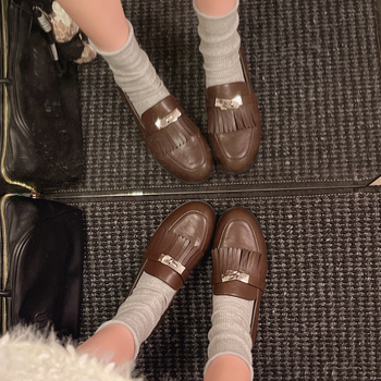 Női fekete lapos talpú slip-on loaferek, francia stílus, bőr cipők, 2026 tavasz