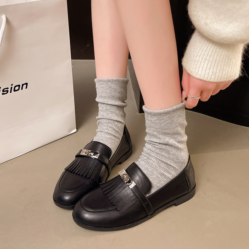 Női fekete lapos talpú slip-on loaferek, francia stílus, bőr cipők, 2026 tavasz