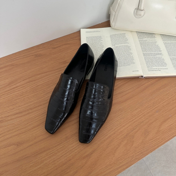 Ženske britanske retro loaferice s kvadratnim vrhom, 2026, svestrane, reljefna tekstura, slip-on, PVC gornji dio
