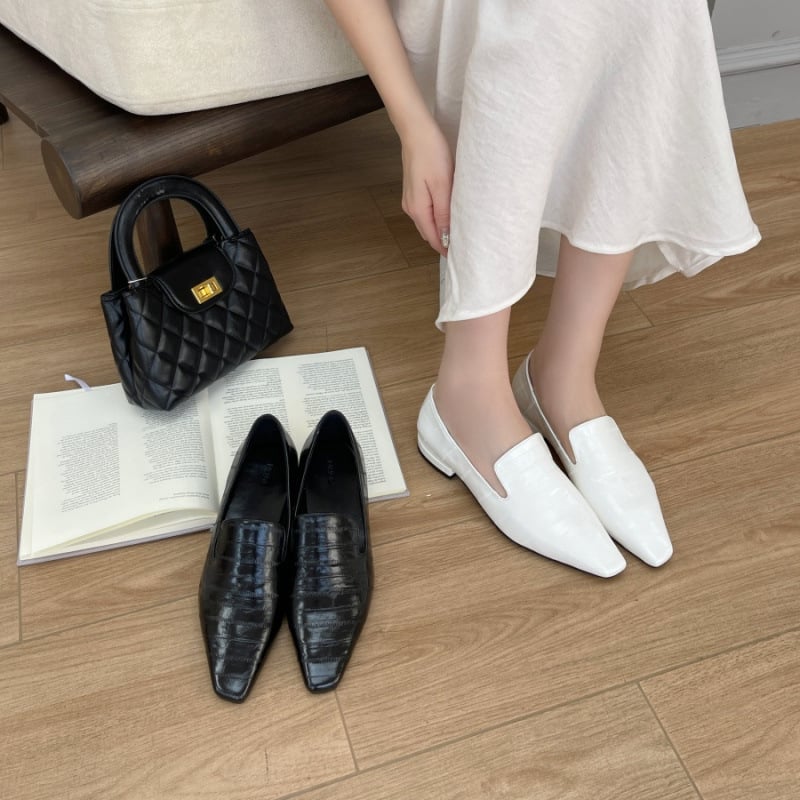 Ženske britanske retro loaferice s kvadratnim vrhom, 2026, svestrane, reljefna tekstura, slip-on, PVC gornji dio