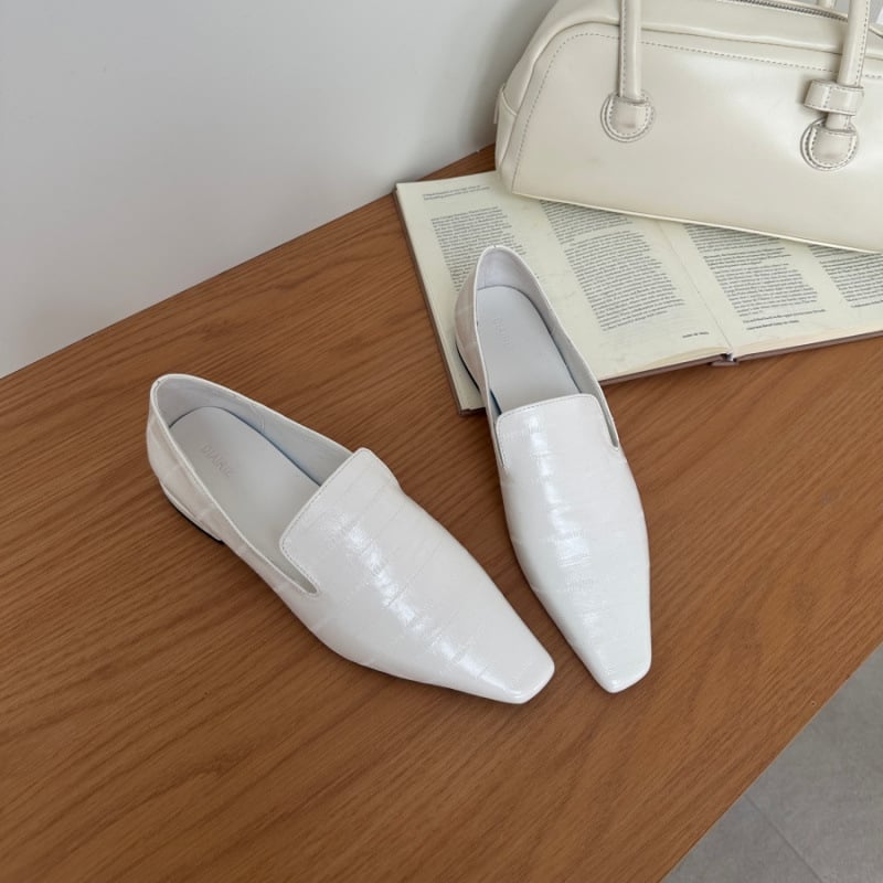 Ženske britanske retro loaferice s kvadratnim vrhom, 2026, svestrane, reljefna tekstura, slip-on, PVC gornji dio