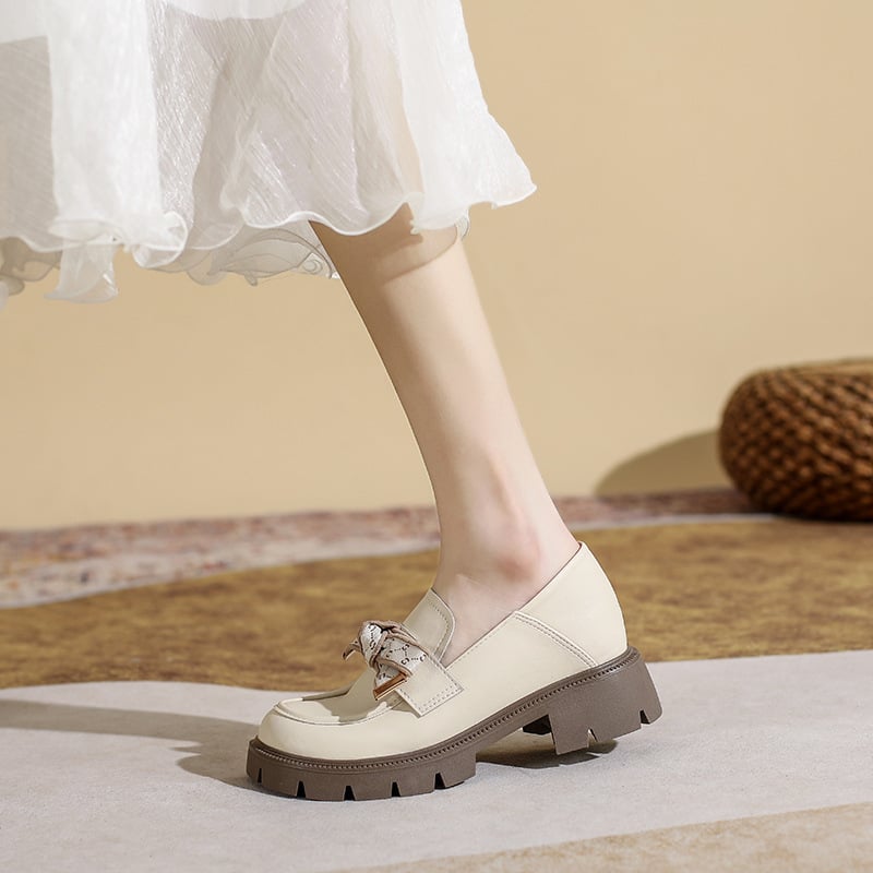 Ženski loafers od prave kože, 7 cm povećanje visine, slip-on, debela gumena potplat, mašna, veličina 32