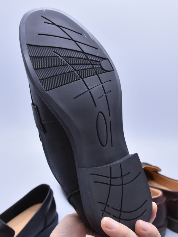 Ženske kožne loaferice s ravnom potplatom od kože prvog sloja, dizajn kamelije i zlatnog novčića, slip-on kožne cipele