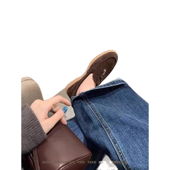 Ženske mokasice od ovčje kože s resama i kopčom, skrivenim potpeticom, velur gornji dio, slip-on, mekana potplata
