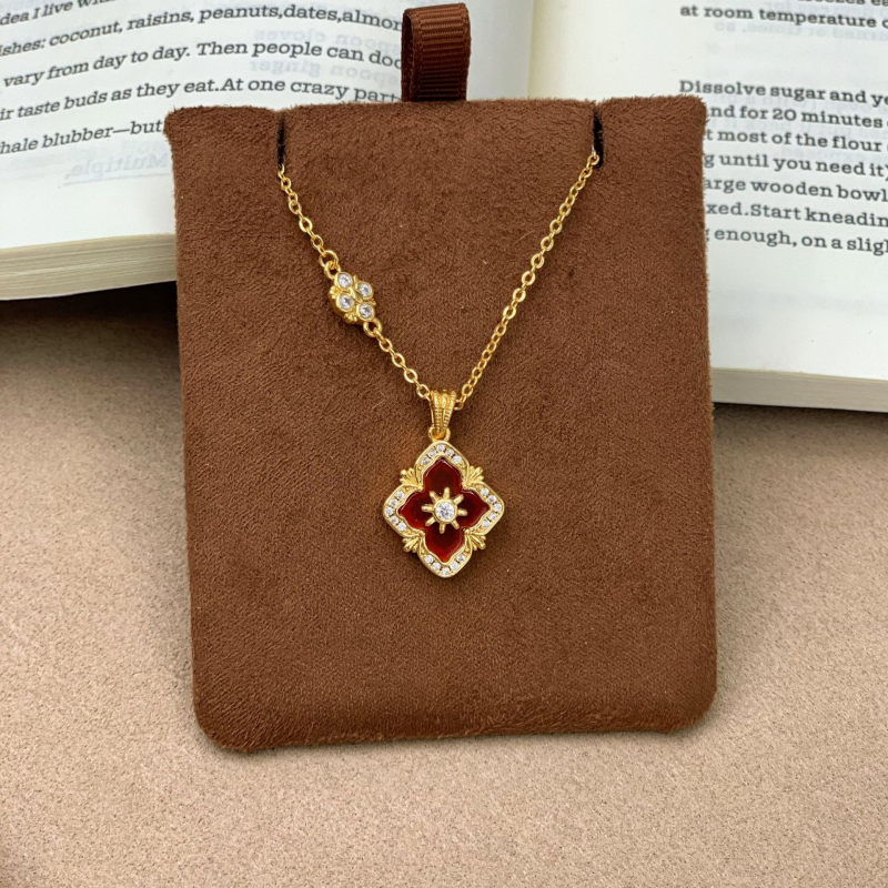 Ogrlica s privjeskom od tigrovog oka i četverolistne djeteline, pozlaćena 24K, elegantan stil