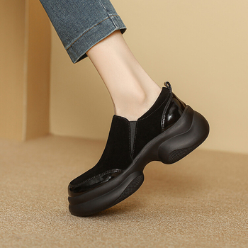 Női báránybőr loaferek, brit stílusú, platformos, ezüst színű, slip-on