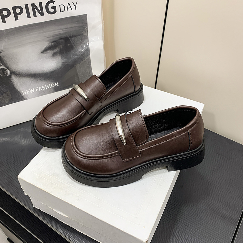 Női bőr mokaszín vastag talppal, brit-stílusú slip-on, mindennapi cipő