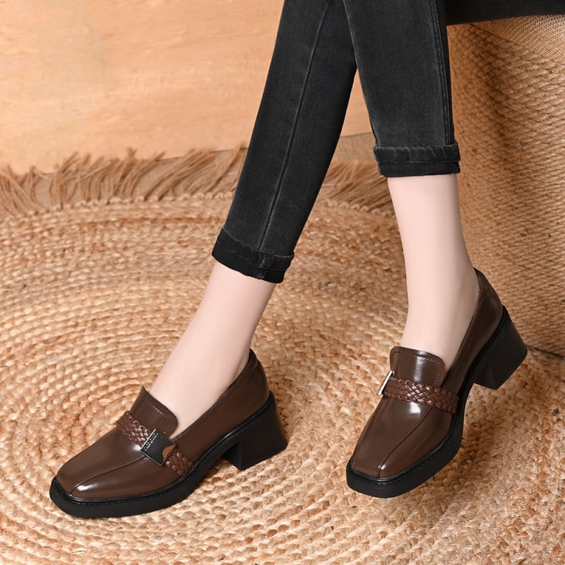 Loafers pentru femei în stil britanic vintage, vârf pătrat, toc mediu, decor țesut și cataramă, slip-on.