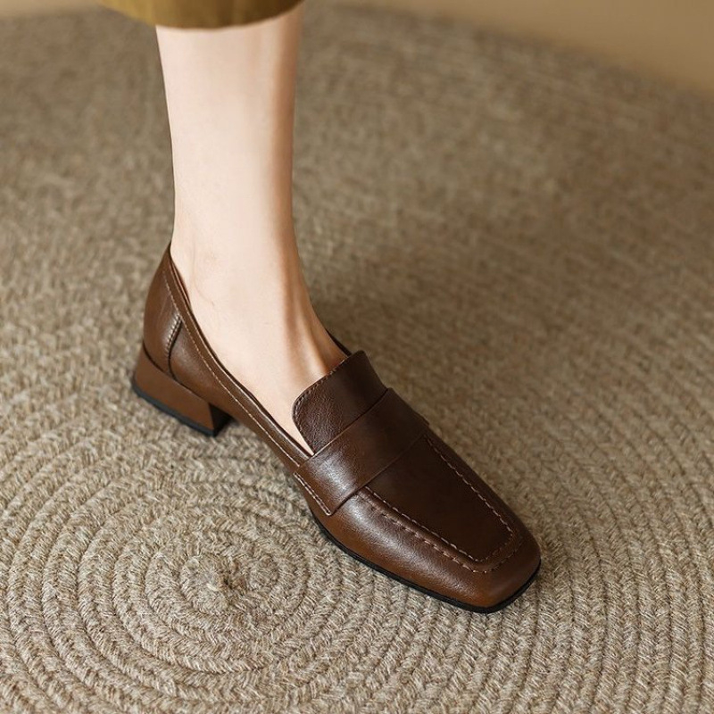 Ženski loaferi s kvadratnim vrhom, plitki otvor, slip-on, britanski stil, udobne svakodnevne cipele, 2026 proljeće–jesen