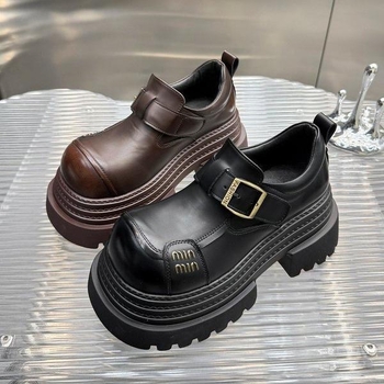 Pantofi loafer din piele cu cataramă metalică și talpă groasă, stil european, pentru femei de talie mică, platformă de 7 cm, încălțăminte feminină în stil britanic
