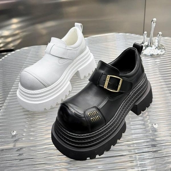Pantofi loafer din piele cu cataramă metalică și talpă groasă, stil european, pentru femei de talie mică, platformă de 7 cm, încălțăminte feminină în stil britanic
