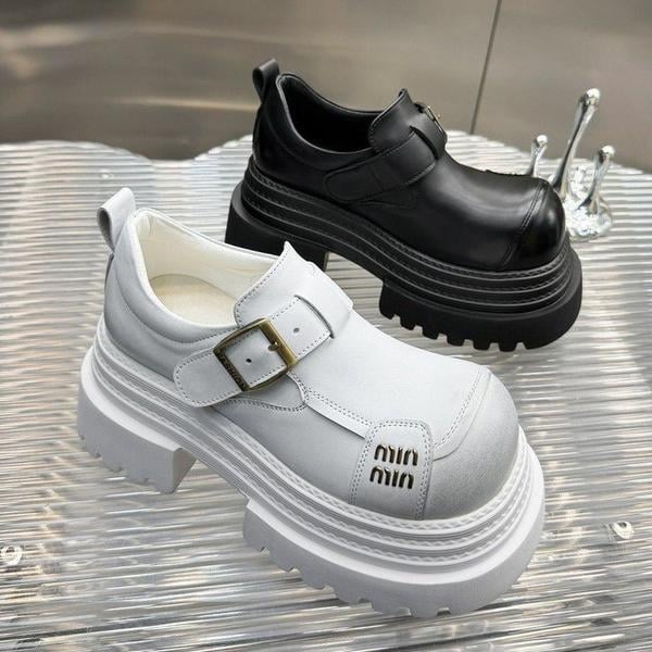 Pantofi loafer din piele cu cataramă metalică și talpă groasă, stil european, pentru femei de talie mică, platformă de 7 cm, încălțăminte feminină în stil britanic