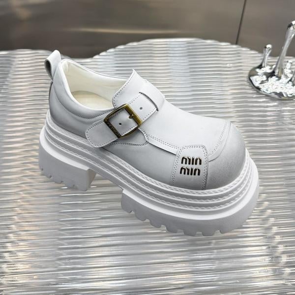 Pantofi loafer din piele cu cataramă metalică și talpă groasă, stil european, pentru femei de talie mică, platformă de 7 cm, încălțăminte feminină în stil britanic