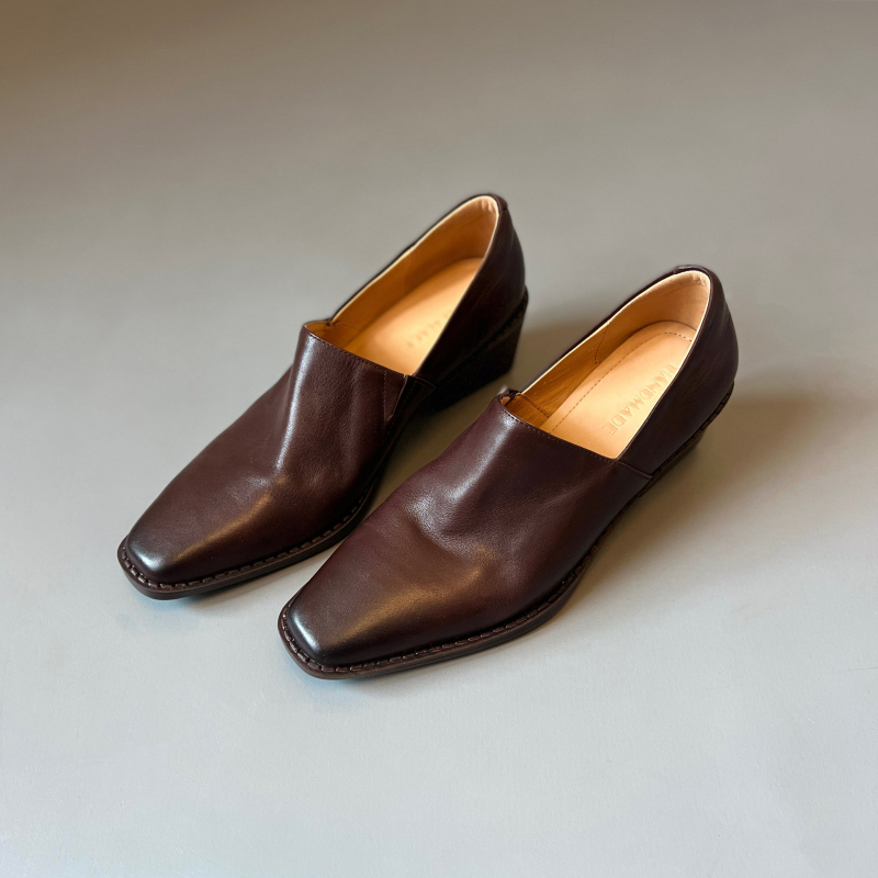 Női slip-on loaferek négyszögletes orral és vastag sarokkal, retro stílusú PU-bőr