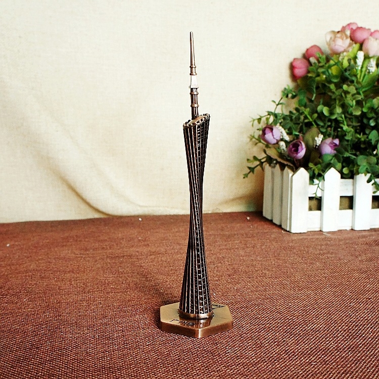 Aluminijski model Guangzhou Tower Yaosha — nova, precizno izrađena dekorativna figura Canton Tower, u četiri verzije