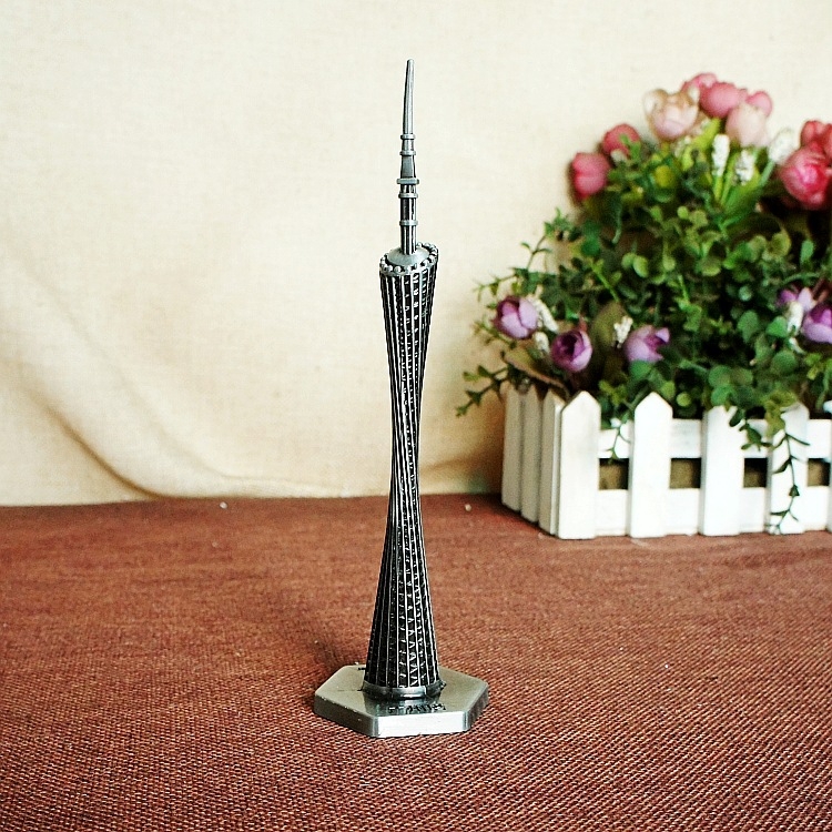 Aluminijski model Guangzhou Tower Yaosha — nova, precizno izrađena dekorativna figura Canton Tower, u četiri verzije