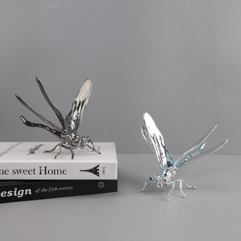 Metalna dragonfly skulptura u europskom stilu – dekorativni komad za dnevni boravak, spavaću sobu i hodnik