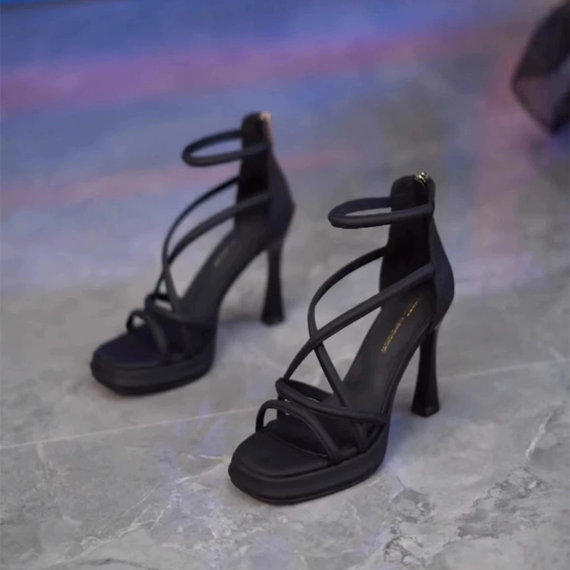 Ženske sandale na štiklu s otvorenim prstom, platformom i križnim remenčićima, elegantne