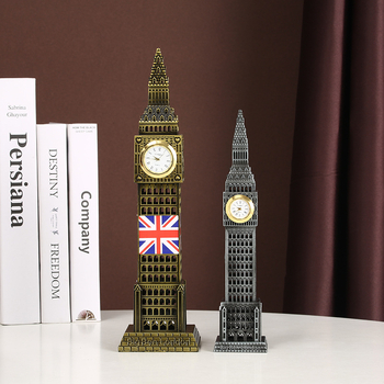 Metalni maket znamenite zgrade Big Ben — londonski suvenir za dnevni boravak