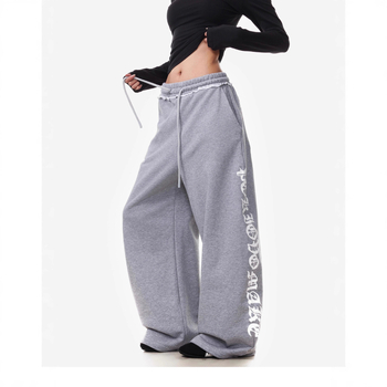 Ženske široke hlače u vintage američkom stilu s natpisom, zakrivljeni kroj, opušten pad, gradski streetwear za džez ples