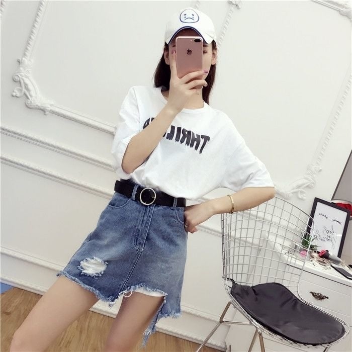 Set de două piese pentru femei, nou set de vară format din tricou cu mânecă scurtă și fustă din denim în stil coreean pentru 2026 - elegant și la modă
