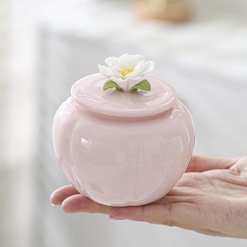 Recipient ceramic pentru ceai, lucrat manual, cu design floral, etanș, compact și portabil