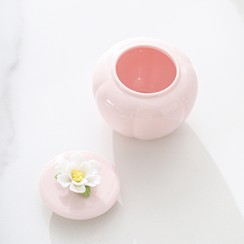 Recipient ceramic pentru ceai, lucrat manual, cu design floral, etanș, compact și portabil