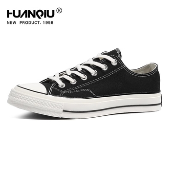 Uniszex fekete vászoncipő, slip-on, alacsony talppal, tavasz 2025, mindennapi sneakers