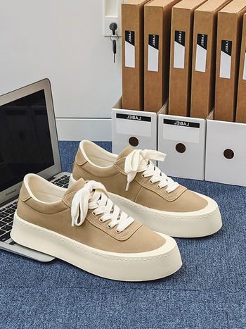 Férfi cipők 2025 — őszies, lélegző vászon sneaker, sokoldalú, vastag talpú